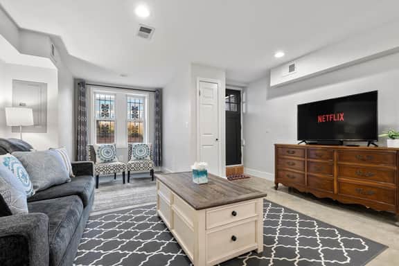 Fantastic 1-BR in the Heart of Capitol Hill - Image 5