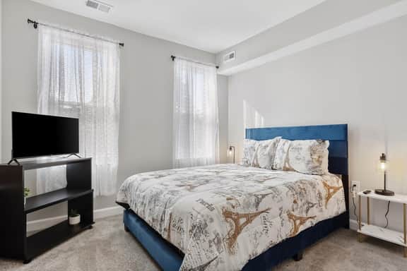 Charm City Homestay in Washington Village - Image 5