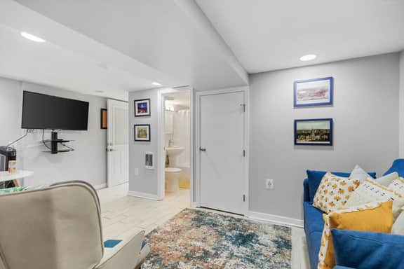 1-BR Pad in the Heart of Petworth - Walk to METRO - Image 2