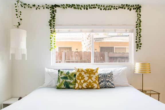 Chic & Comfortable Art & Design Apartments near LAX & Beaches - Image 2