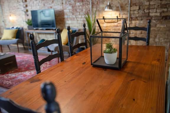 The Cocoon Historic Rustic Apt Close to Downtown - Image 5
