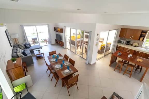 4BR Family home w/pool near beaches - Image 4