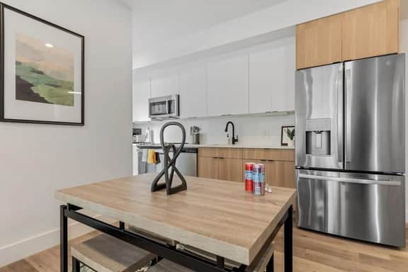 NoMa Convenience, 2-BR Near Metro, Union Market - Image 4