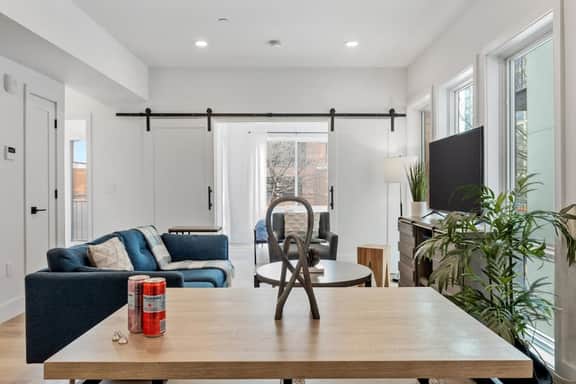 NoMa Convenience, 2-BR Near Metro, Union Market - Image 3